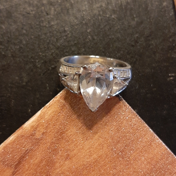 Amazing pear shaped wedding set - Picture 2 of 12